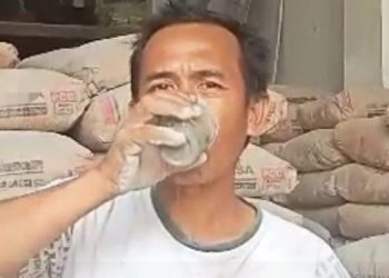 Pria Minum Semen